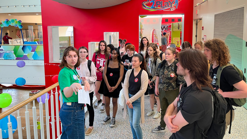On the first day of the project, students visited the museum to learn about the exhibitions before conducting on-site design research to discover visitor’s behavior. 