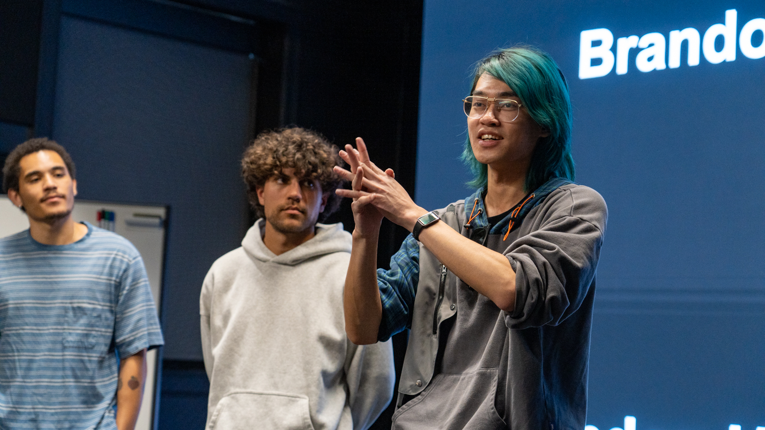 Leo Li presenting his Leonardo da Vinci AI project in front of his professors and peers.