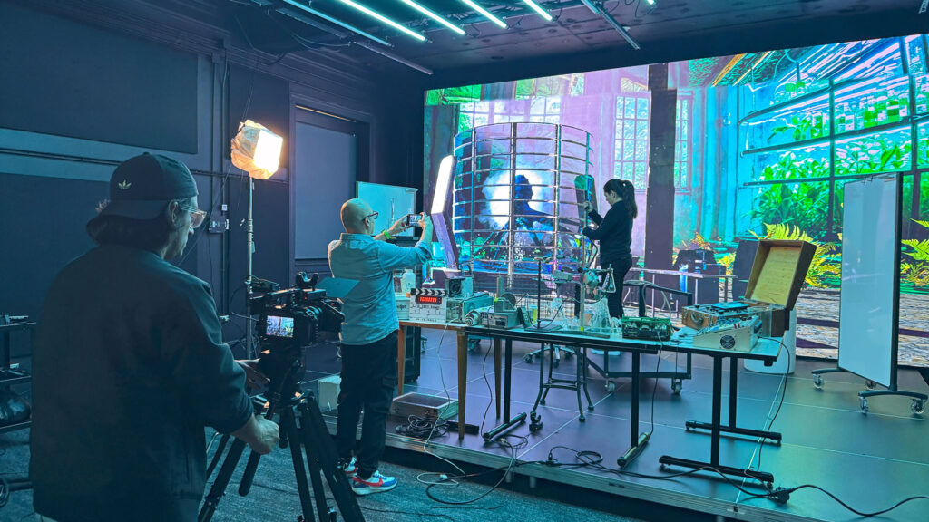 Hollywood filmmaker Ricardo Tobon of Alecardo utilizes the lab to shoot a Sci-Fi short based on a novel from 1906. The group positioned a giant talking octopus on the lab’s LED wall for the actress to interact with.